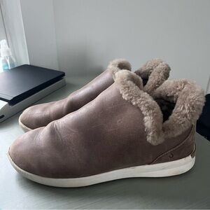 Olukai Malua Hula Leather Slippers Booties Sz 9